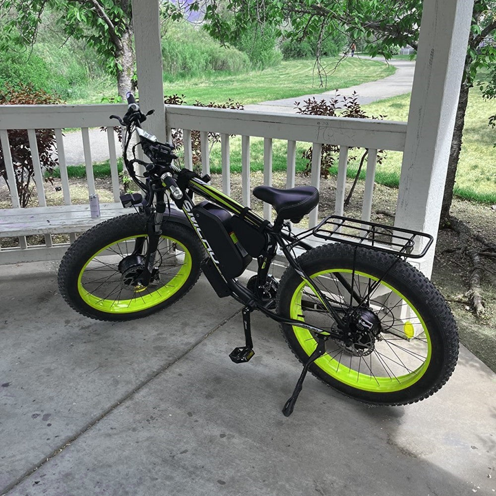 xdc600 plus ebike black-green placement under a park pavilion